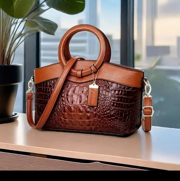 NEW Crocodile Leather Circular Ring Hobo Handbag - Picture 4 of 8